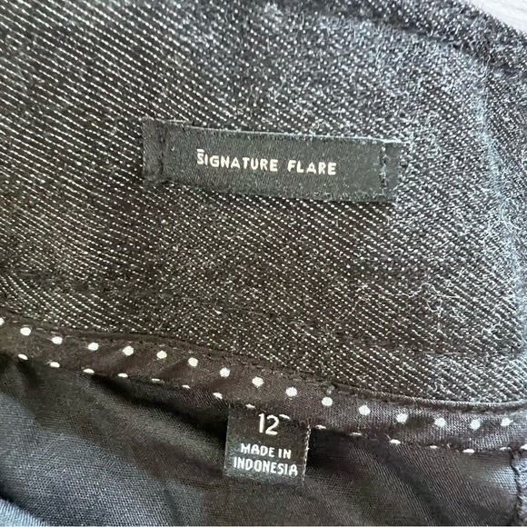 Talbots Women’s Signature Flare Jean Dark Wash size 8 - Picture 9 of 12